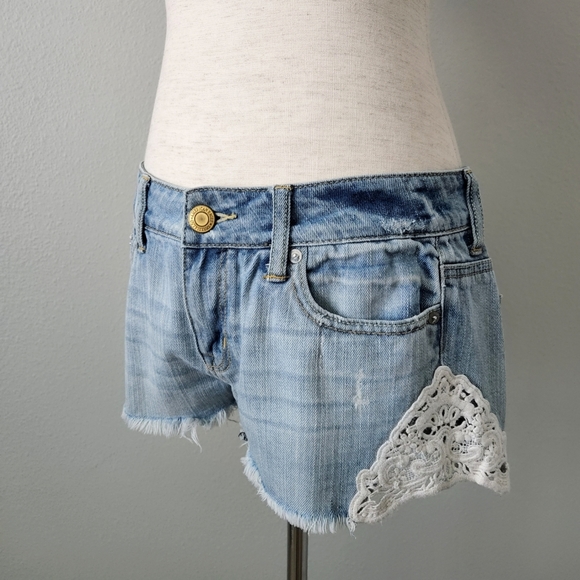 American Eagle Short Denim Shorts With Crochet Side Inserts, Size 4 - Picture 3 of 15
